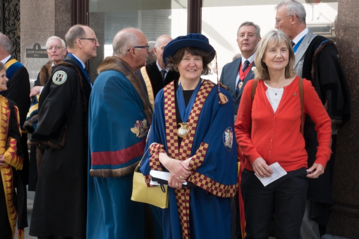 City Livery Halls Walk HQS Wellington &ndash; Fishmongers&rsquo; Hall