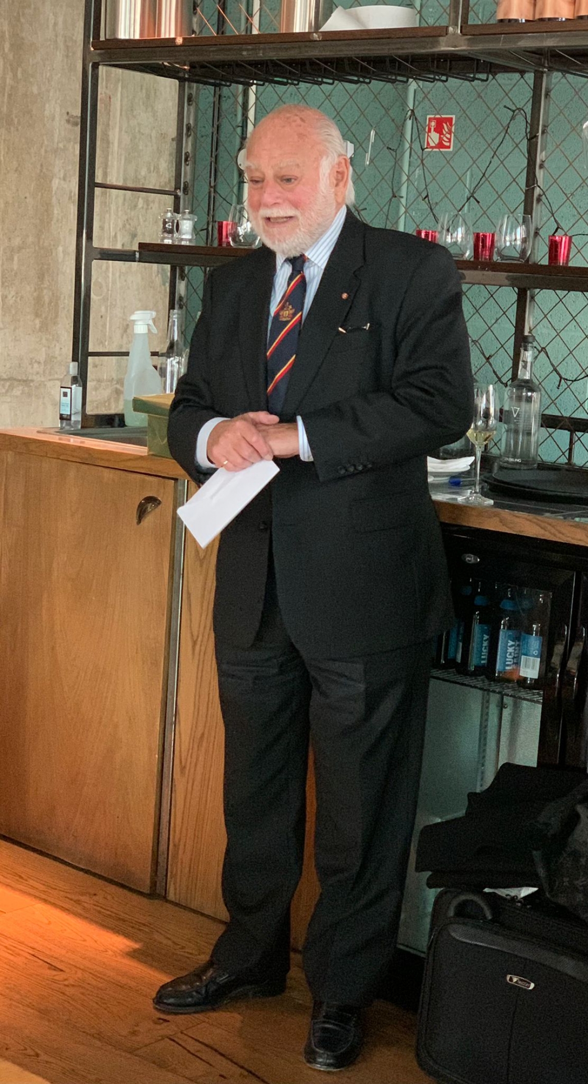 Welfare Committee recognises Past Master Roger Merton Lunch in the City