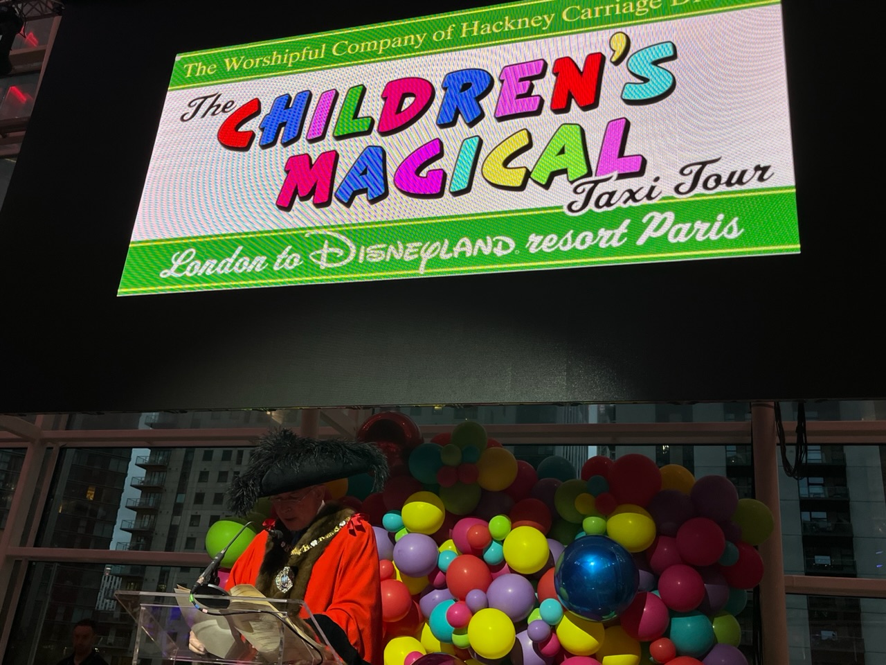 Hackney Carriage Drivers' Magical Taxi Tour Canary Wharf