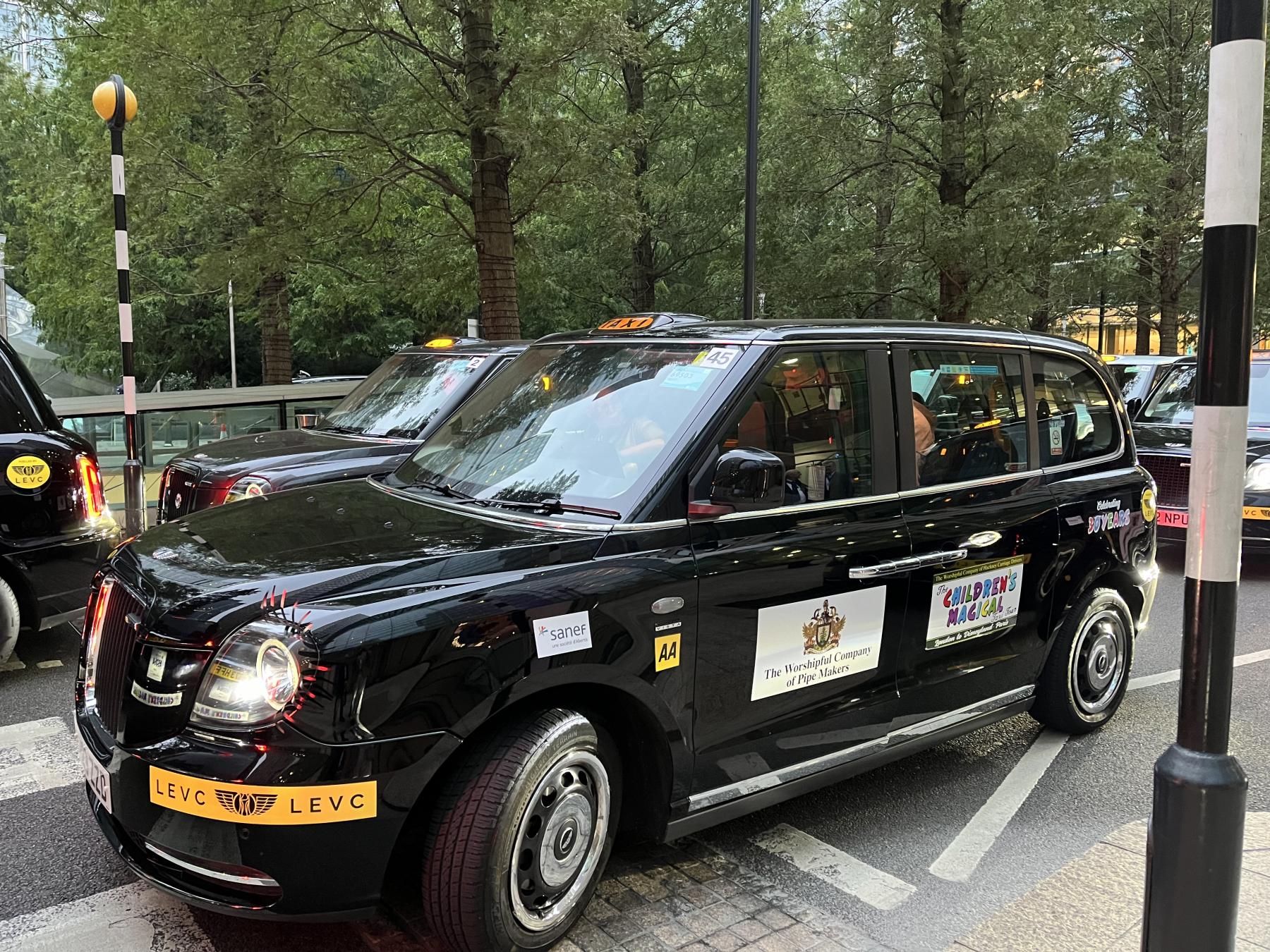 Magical Taxi tour Big Breakfast Canary Wharf