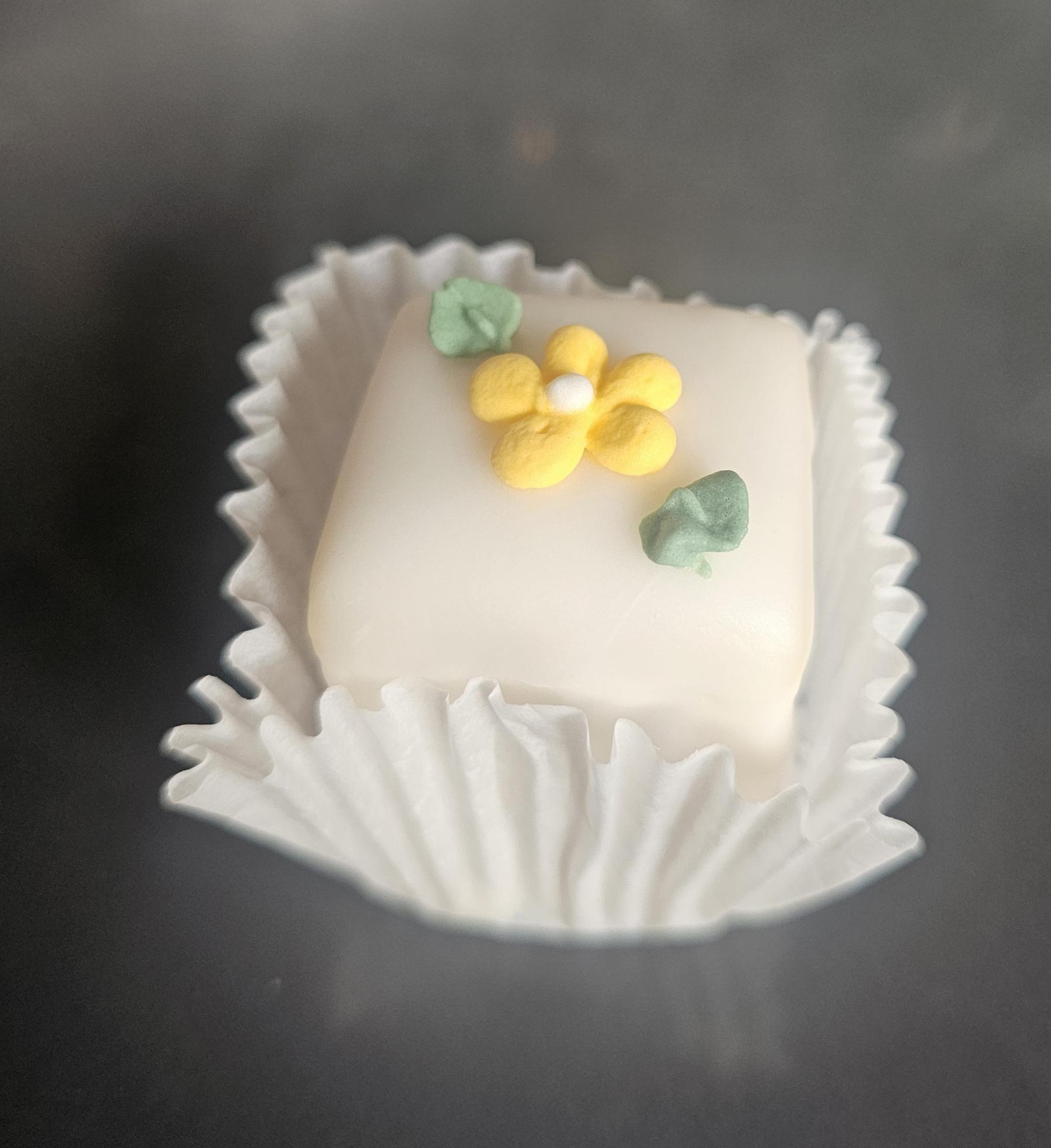 A little wedding cake Mansion House, St Lawrence Jewry, Temple Bar, Happenstance