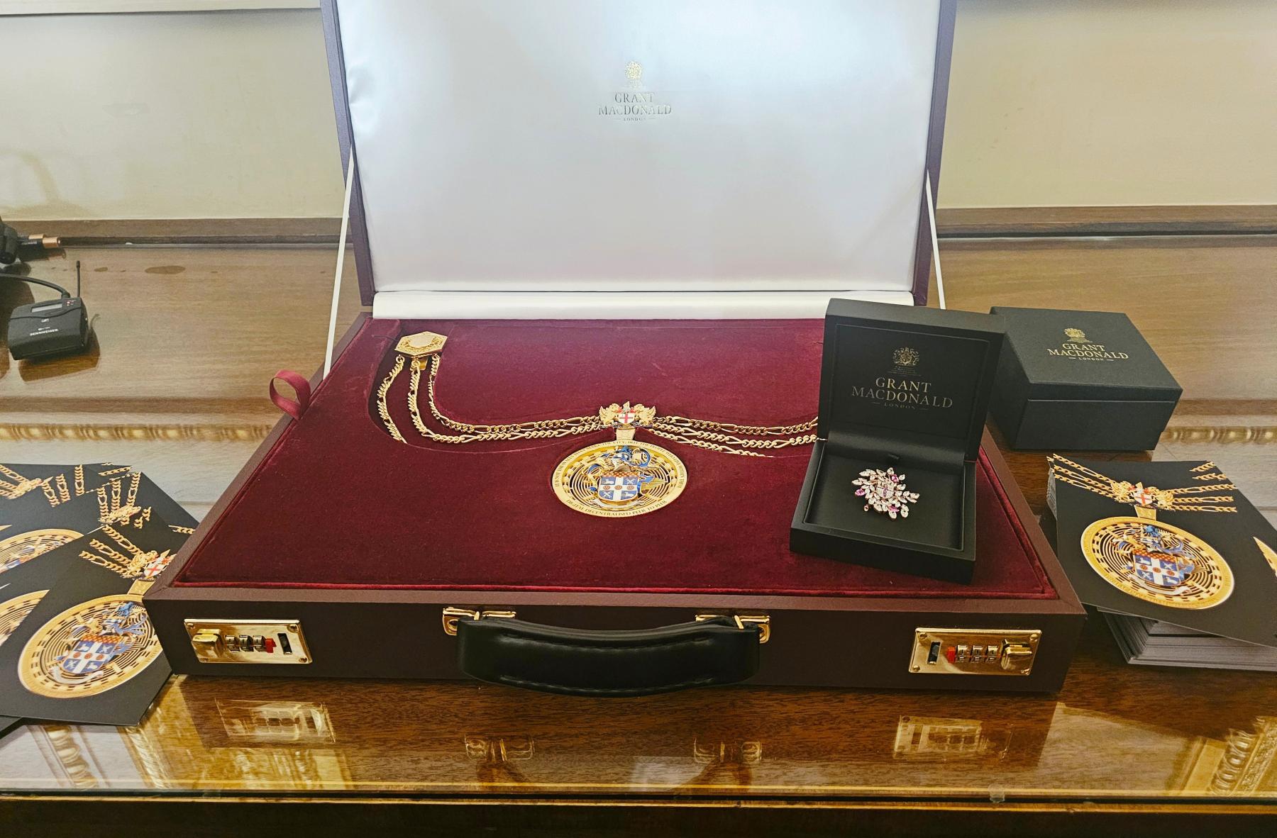 The Shrieval badge and chain Fishmongers' Hall
