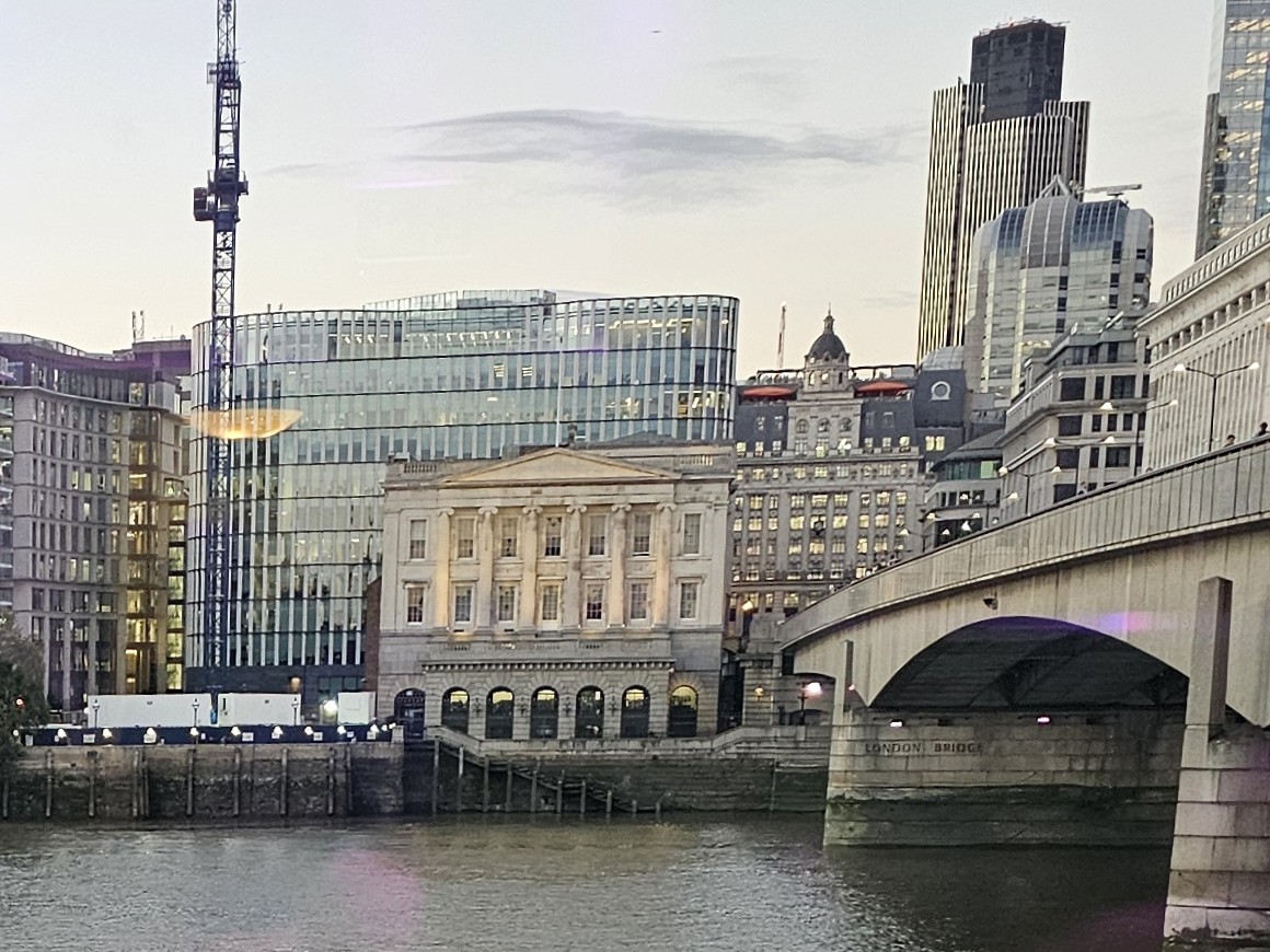 Fishmongers' Hall seen from Glaziers' Hall Fishmongers' Hall