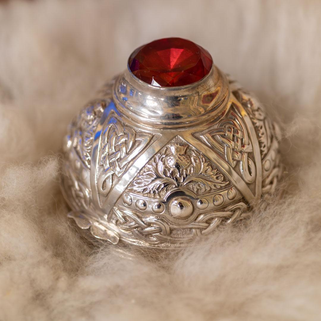 SNUFF MULL – DETAIL  - Treasures page gallery -  The Worshipful Company of Tobacco Pipe Makers and Tobacco Blenders